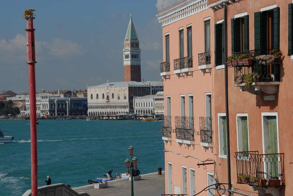 卡弗蒙塔酒店 威尼斯 外观 照片
